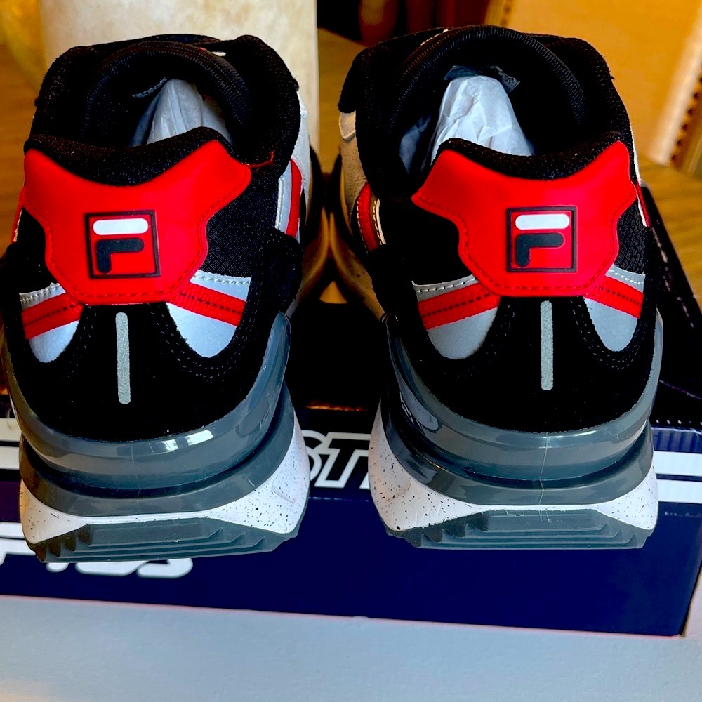 NIB FILA VALADO MENS BLACK RED GRAY CASUAL LIFESTYLE SNEAKER SIZE 13 - Picture 10 of 13